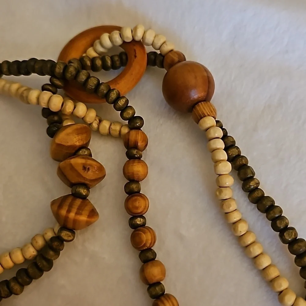 VTG 1980s African Elephant Pendant Tribal Ethnic Wood Bead Assymetric Necklace